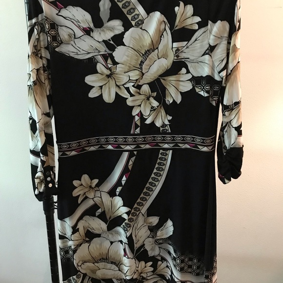 White House Black Market Fun dress like new - Picture 8 of 8